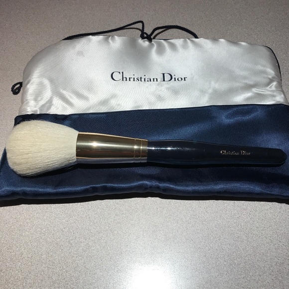 DIOR POWDER BRUSH NWOT - Picture 1 of 5